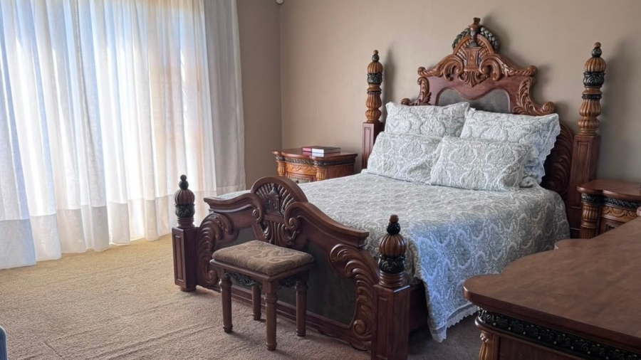 5 Bedroom Property for Sale in Overbaakens Eastern Cape